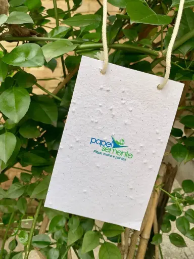 Credenciais 10x14cm em papel semente e cordão em fio de algodão